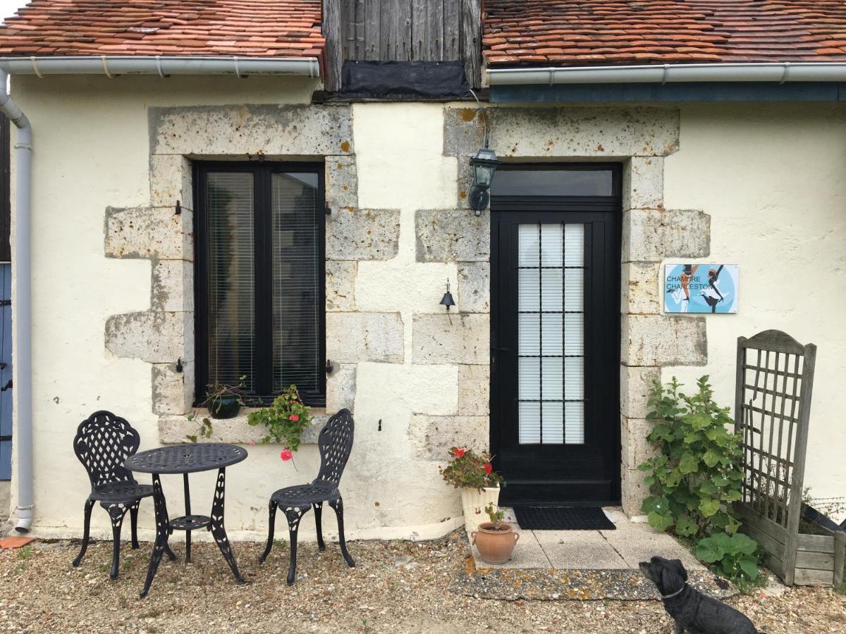 A L Époque Bed and Breakfast Bouges  Exterior foto