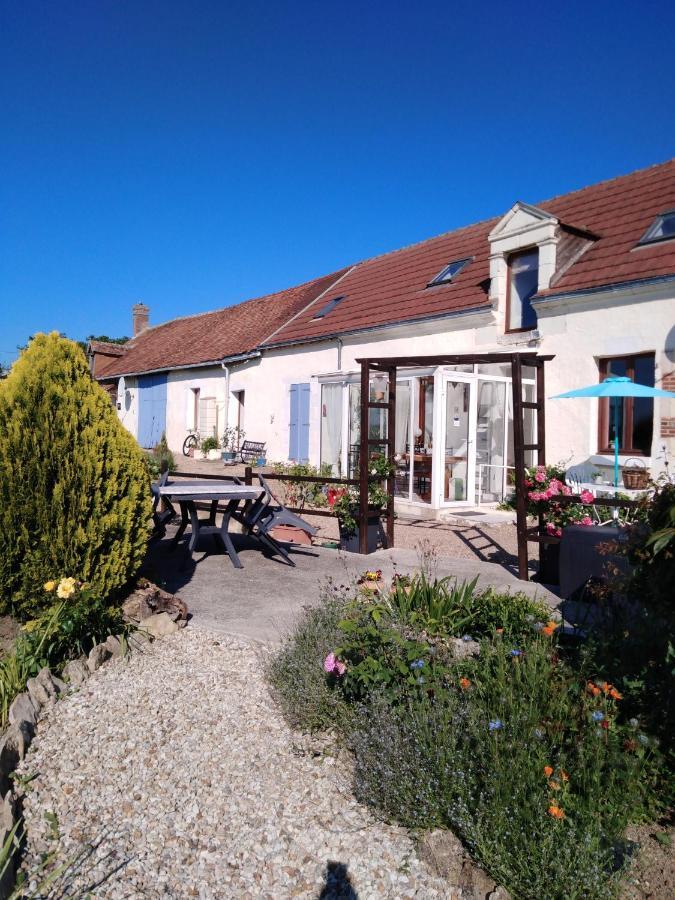 A L Époque Bed and Breakfast Bouges  Exterior foto